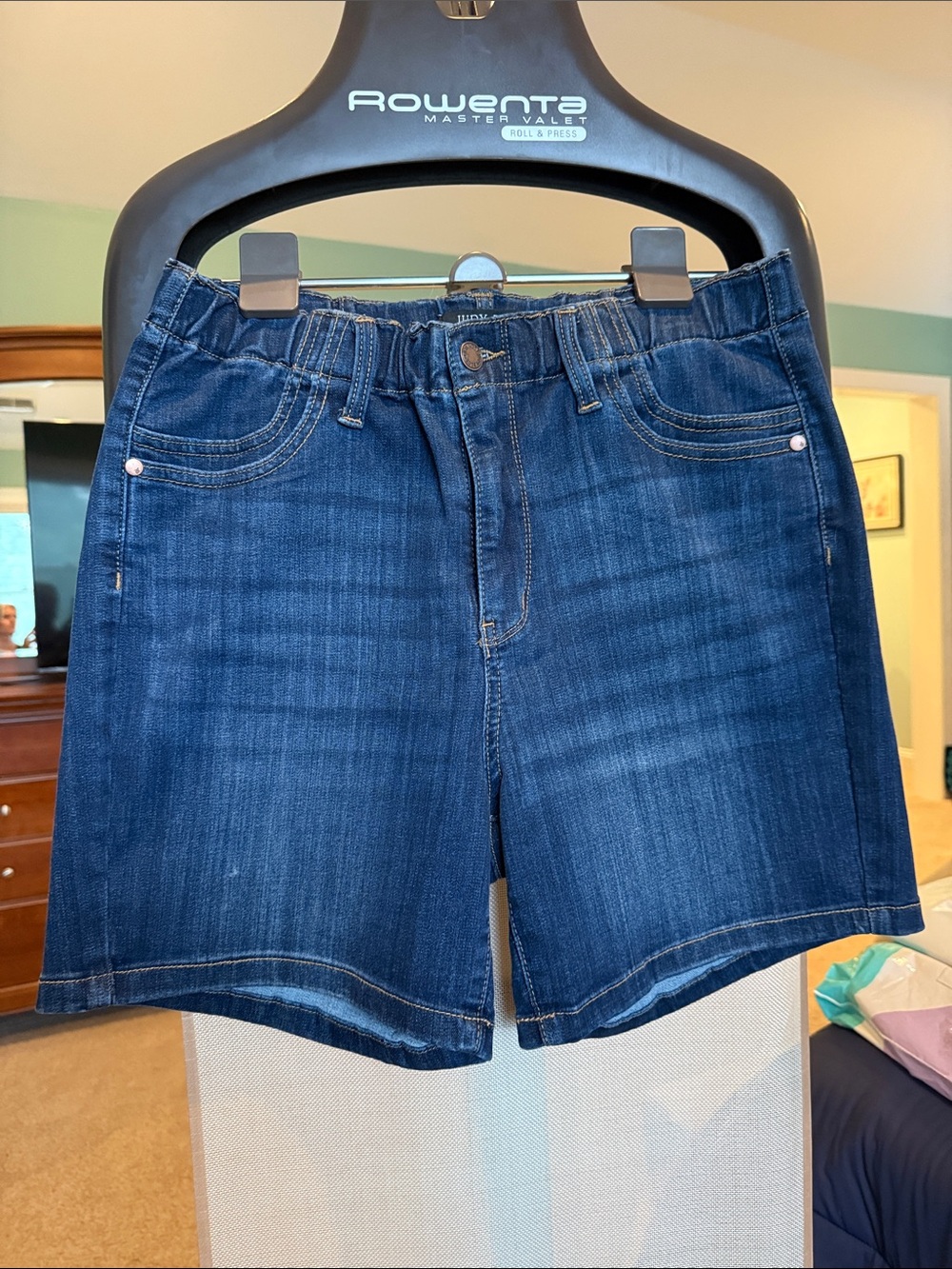 Judy Blue Indigo Elastic-Waist Denim Shorts 5”